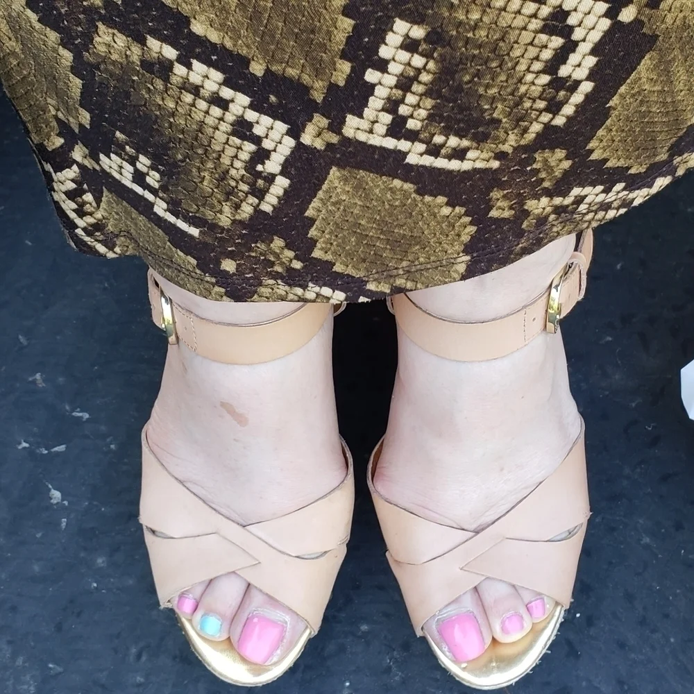 Audrey BROOKE abhallen espadrille platforms.